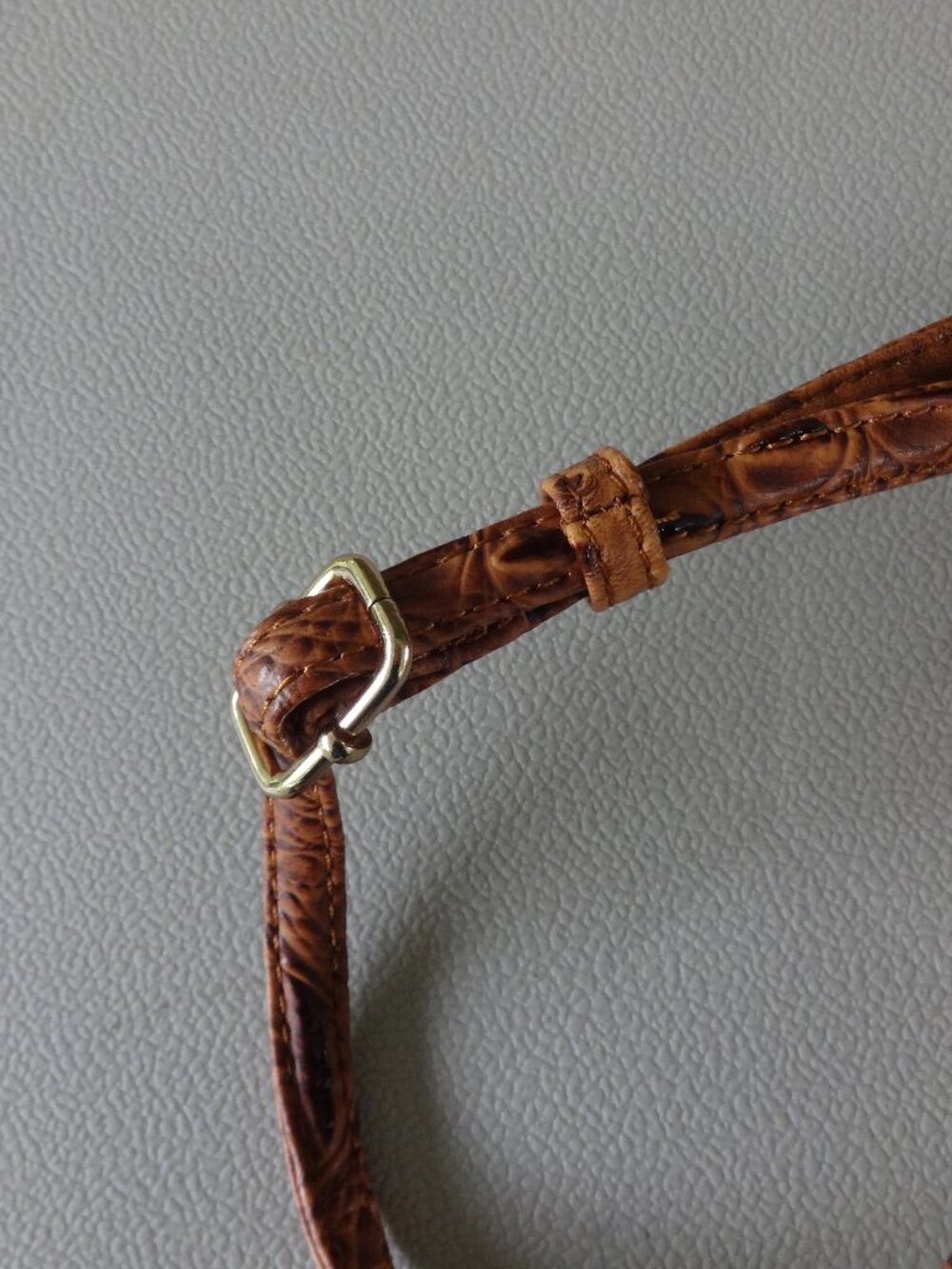 Faux leather animal print reddish brown cross body purse, gold tone hardware VGC - Picture 6 of 9